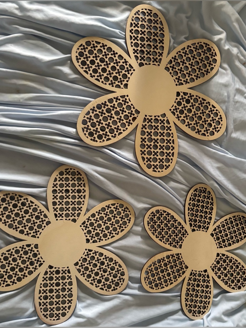Set of 3 wooden rattan daisy flower wall art decor